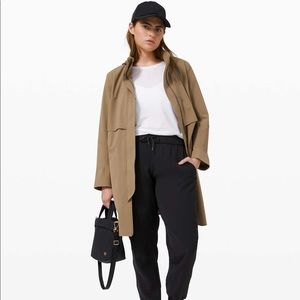 ISO LULULEMON CITY STROLL JACKET IN FRONTIER SZ 6